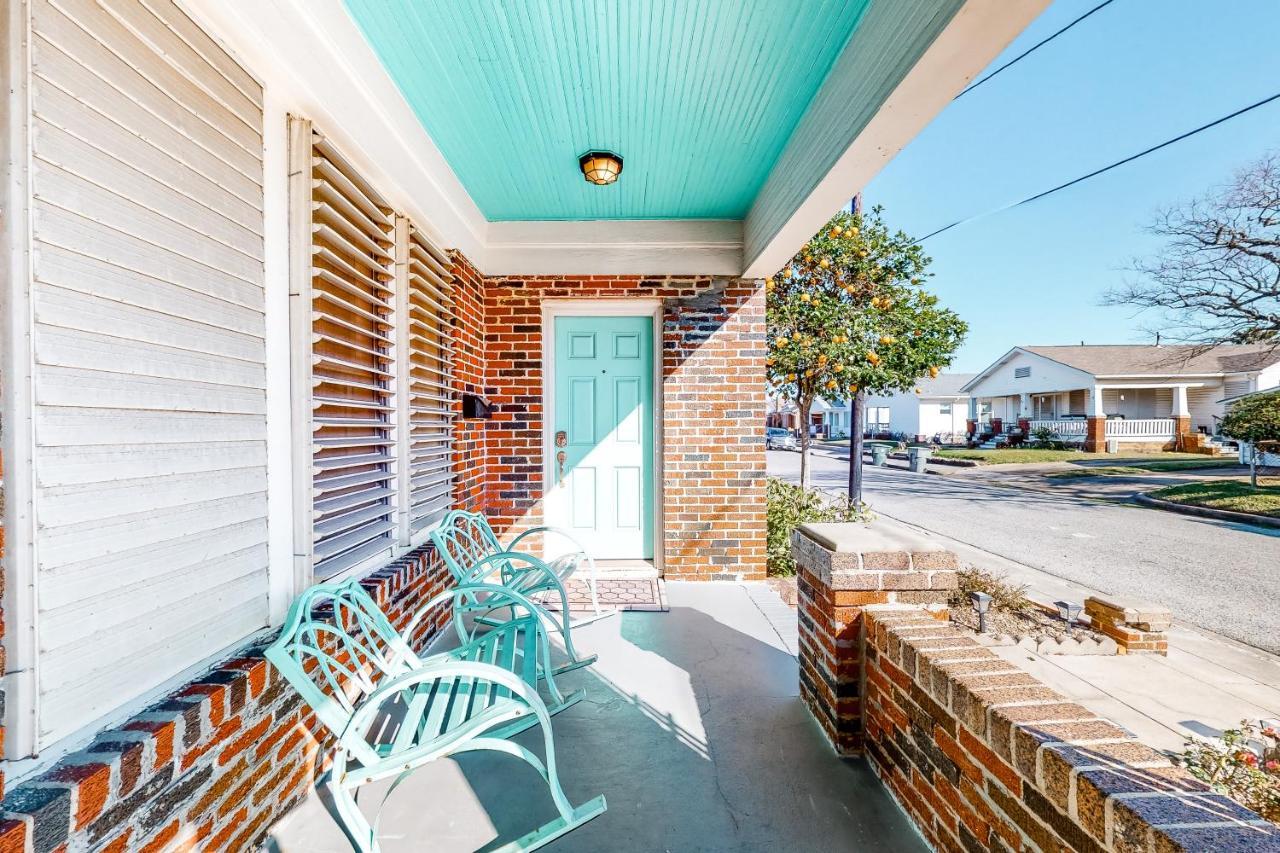 The Tui Nest Villa Galveston Exterior photo